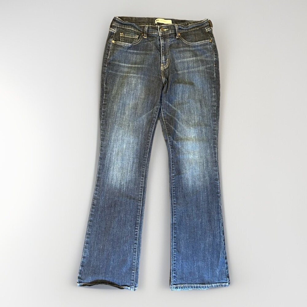 Levi's 515 Jeans Women's Size 10M 30x32 Bootcut Blue Denim Embroidered Pockets